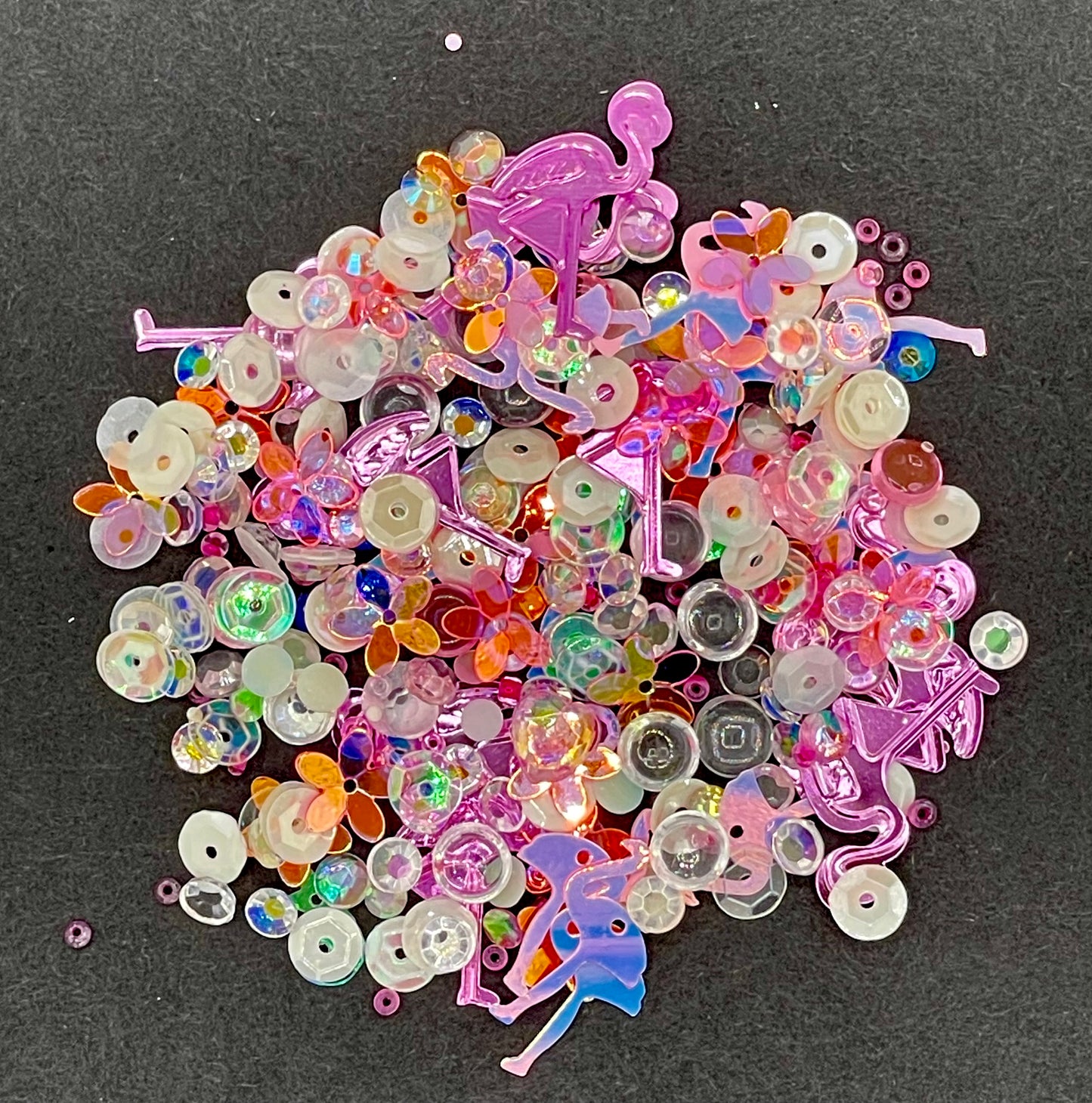 Buttons Galore - Sparkletz - Pink Flamingo